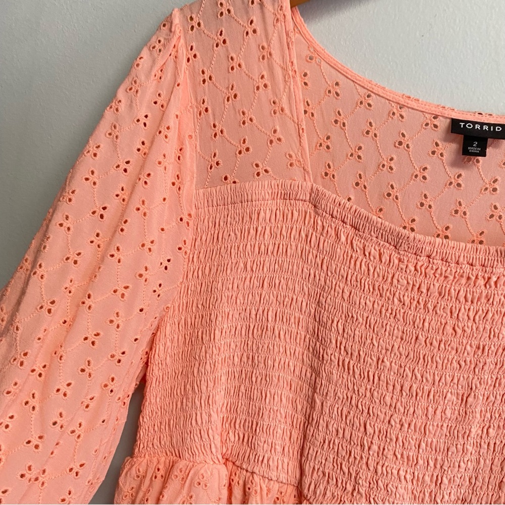 TORRID RUCHED EYELET TOP - 2X (2) - Picture 9 of 14